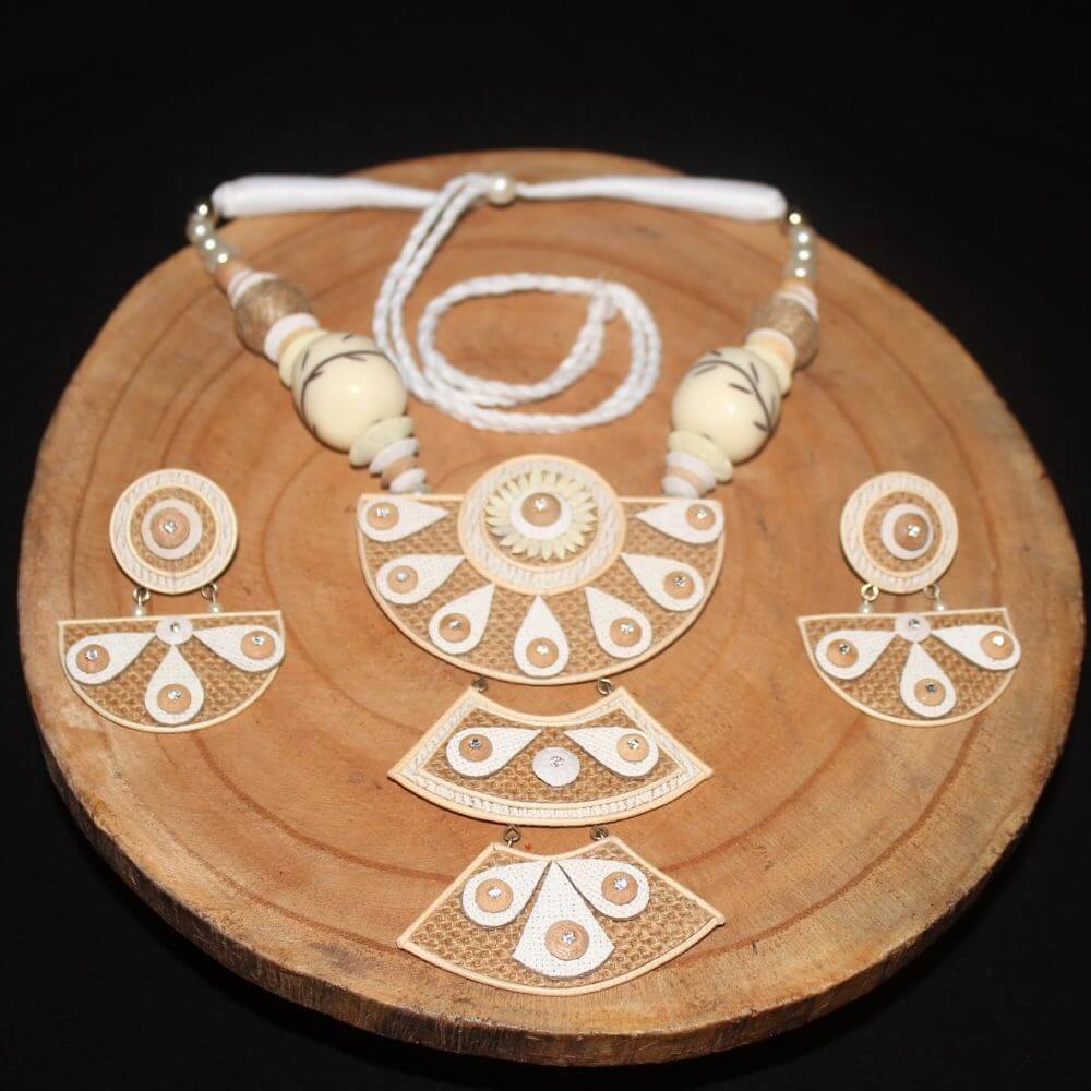 jute-jewellery-17-Cream-Semi-Circle-3.jpg